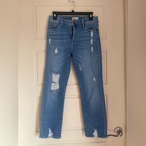 Light Blue Distressed Women’s Jeans L.T.J
Straight or Slim